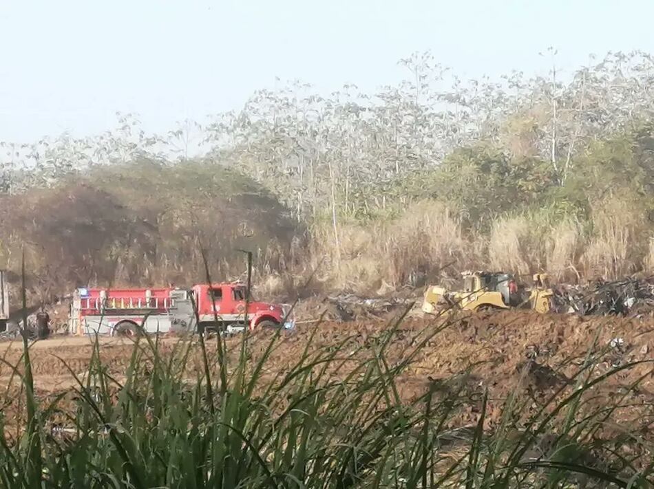 Controlan el incendio registrado en el patio de neumáticos de Cerro Patacón
