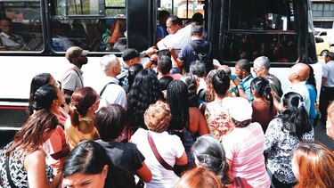Venezuela reanuda labores después de gigantesco apagón