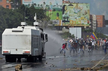 Reprimen marcha opositora en Venezuela tras anunciar escalada de protestas