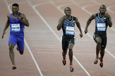 Edward gana sin problemas los 200 metros