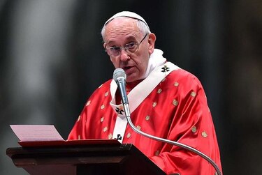 Papa pide al clero que se despoje de los inmuebles que no usan para el culto