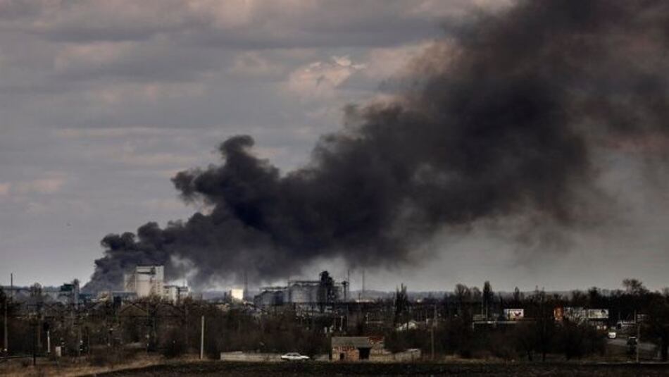 Ucrania reivindica ataques contra terminal de gas e instalaciones militares en Rusia