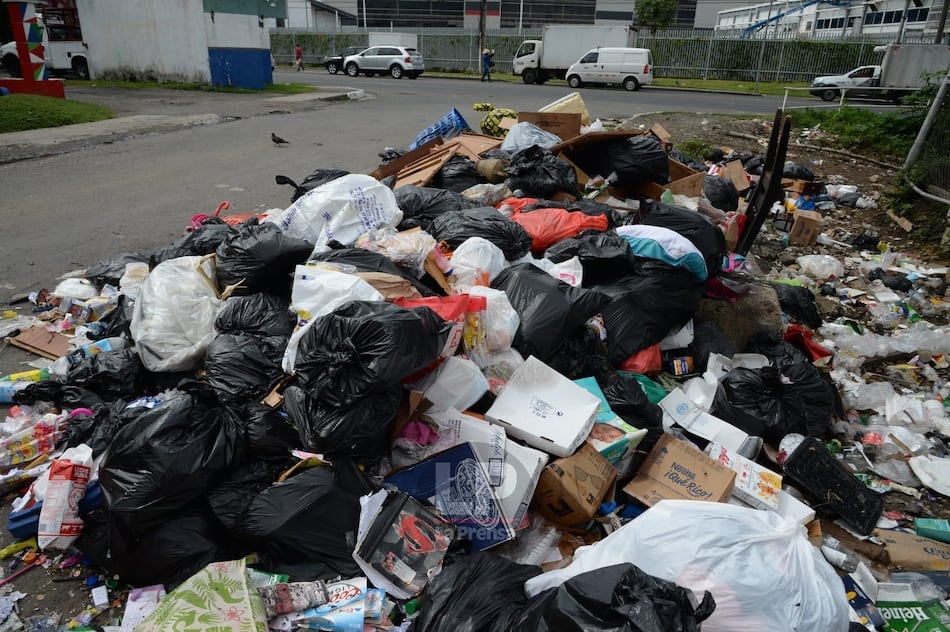 Trabajadores de aseo levantan paro de labores