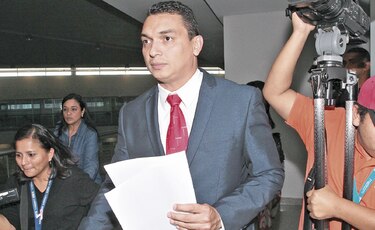 Surge debate sobre quién debe investigar a Sáenz