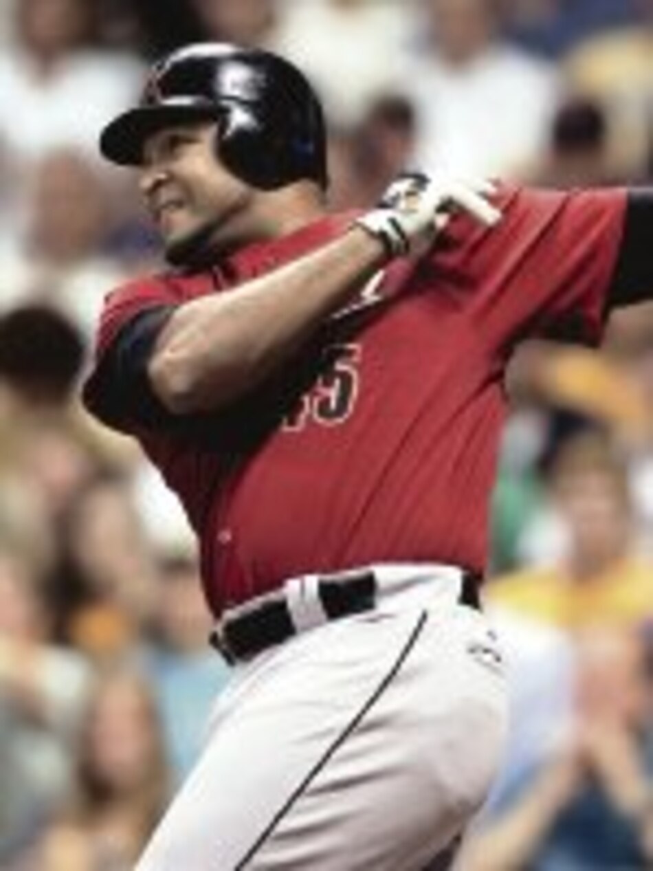 Carlos Lee empata marca de Ben Oglivie