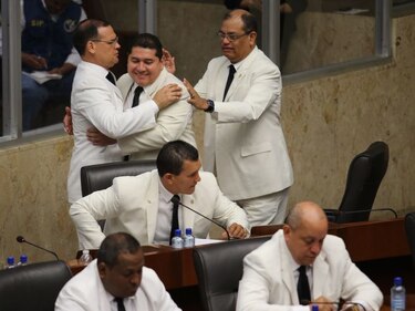 Corte favorece a diputados