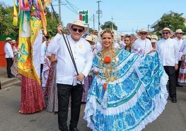 En Banistmo fluimos al ritmo del tambor y el movimiento de la pollera
