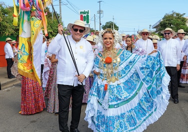 En Banistmo fluimos al ritmo del tambor y el movimiento de la pollera