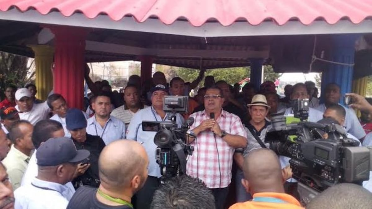Trabajadores de Mi Bus, en estado de alerta