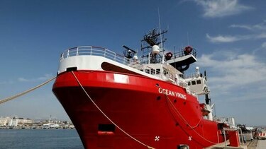 El nuevo gobierno de Italia autoriza el desembarco de migrantes del 'Ocean Viking'