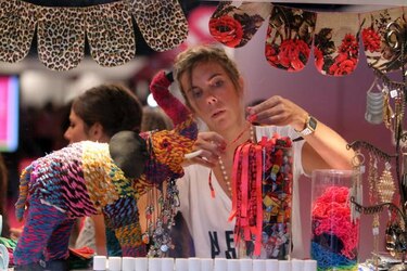 Apelan a la juventud en cierre de la Semana de la Moda Argentina