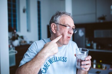 Cuáles son las ventajas de agregar flúor al agua potable y por qué Estados Unidos quiere dejar de hacerlo