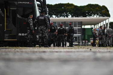 Lula prescinde de 40 militares que administraban la residencia presidencial
