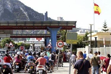 CE avala los controles de España en la frontera con Gibraltar