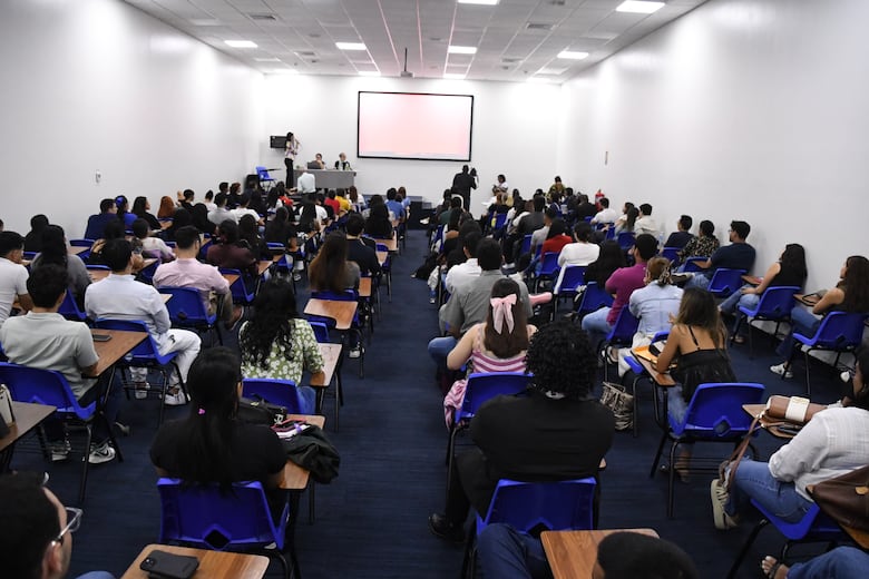 Crisis del internado médico: ¿por qué hay más graduados que plazas disponibles?