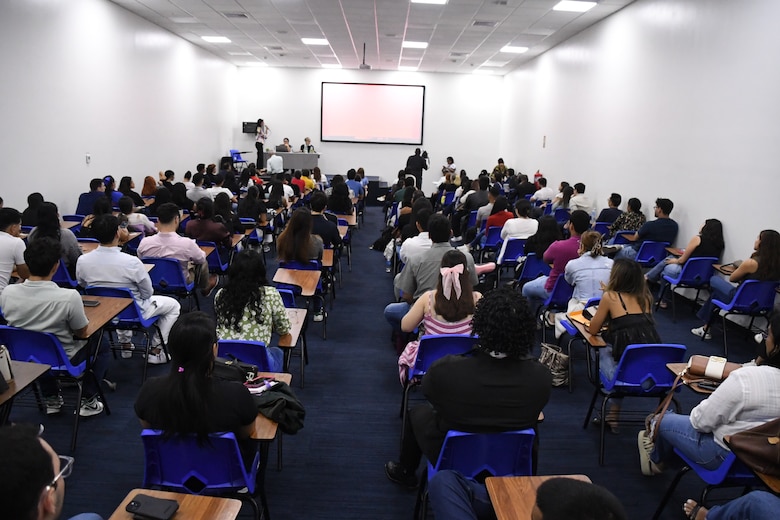 Crisis del internado médico: ¿por qué hay más graduados que plazas disponibles?