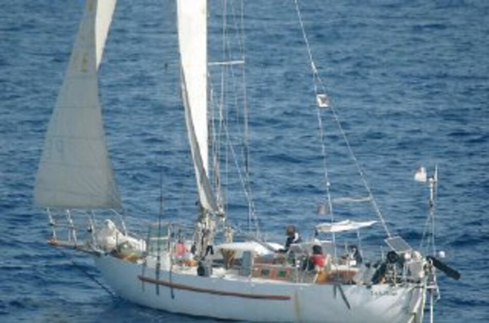 Secuestran yate con 3 menores de edad