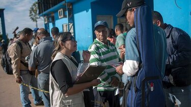 Indígenas venezolanos buscan refugio en un Brasil sin planes para ellos