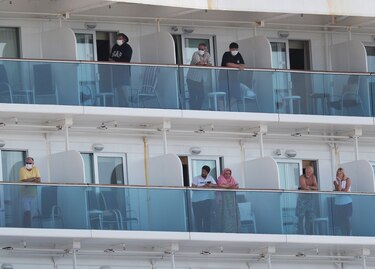 Crucero Coral Princess, con dos muertos y varios enfermos de Covid-19, atraca en Miami