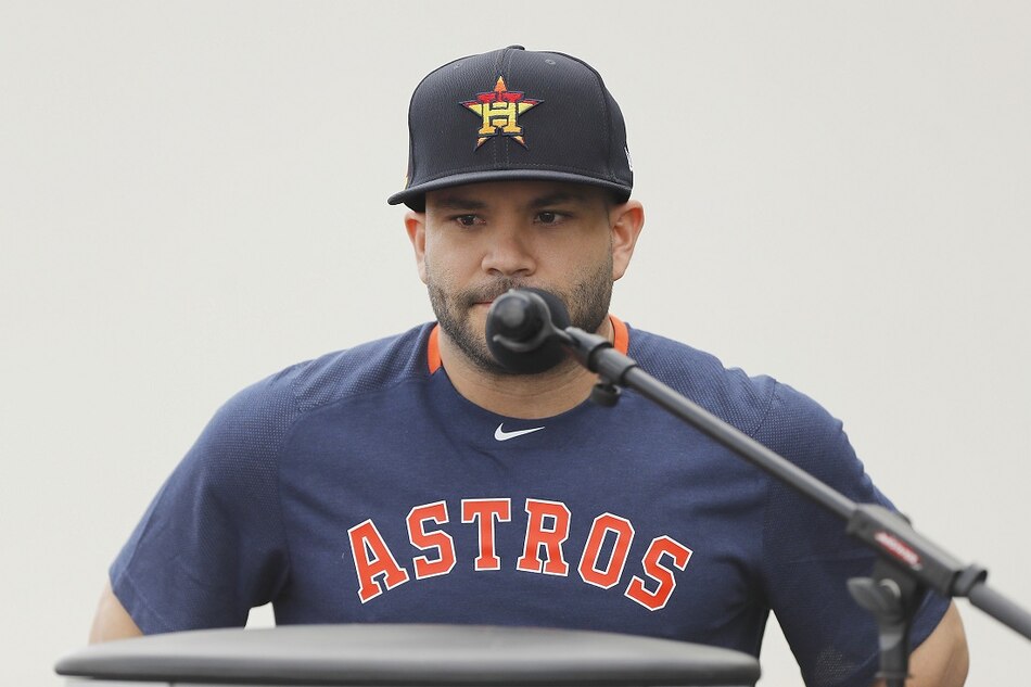 Altuve y Bregman piden disculpas por el caso del robo de señales