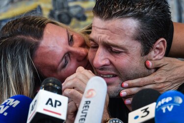 Francés Franky Zapata logra hazaña de cruzar el canal de la Mancha con tabla voladora