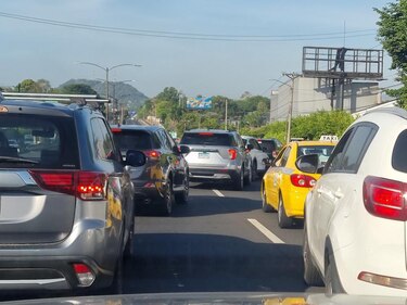 Hay que buscar solución al tráfico