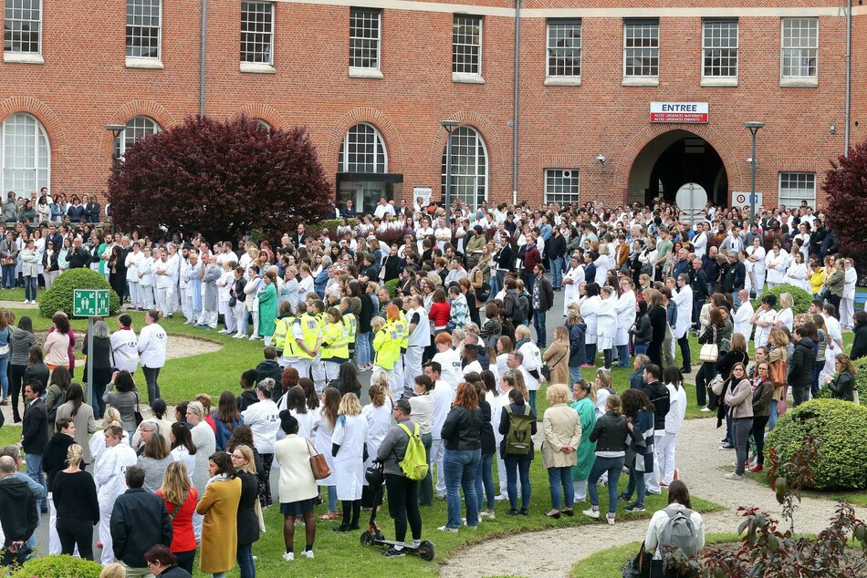 Minuto de silencio en los hospitales de Francia por el asesinato de una enfermera