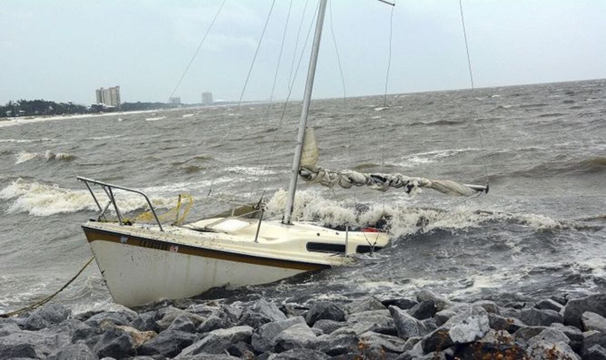 Huracán Nate toca tierra en el sur de Estados Unidos