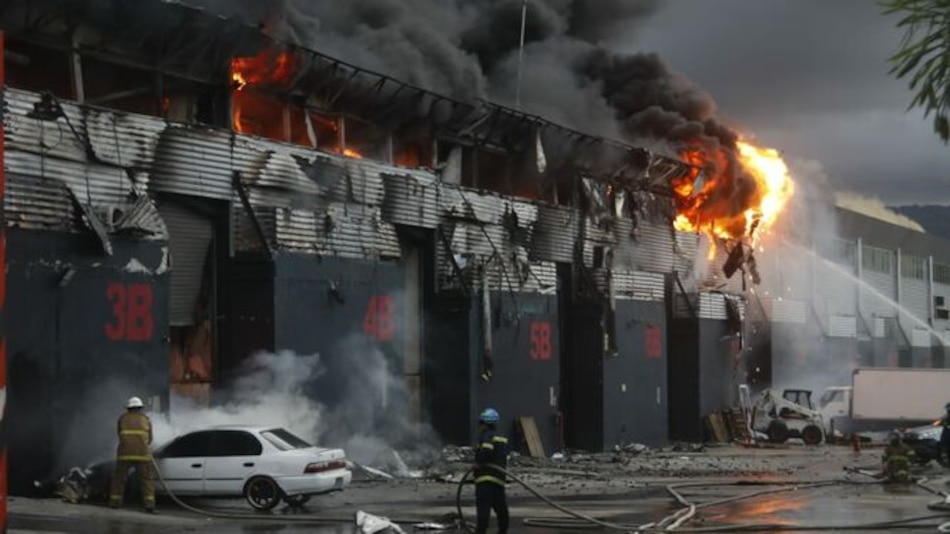 Bomberos logran controlar fuego en galeras cercanas a barriada Villa Daniela