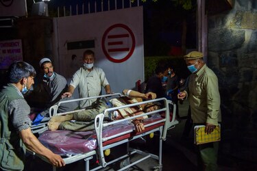 Ataques cerca al aeropuerto de Kabul dejan al menos 5 muertos y una decena de heridos