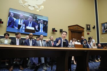 TikTok está contra las cuerdas; el Congreso de EU arremete