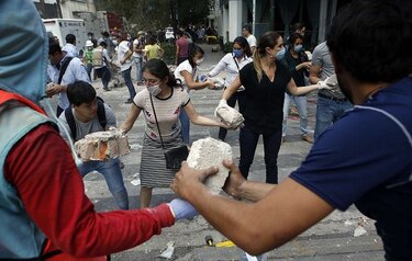 Crece desesperación por desaparecidos tras sismo en México