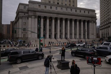 Jurado del caso Maxwell ‘avanza’ y un veredicto apremia ante amenaza por Covid
