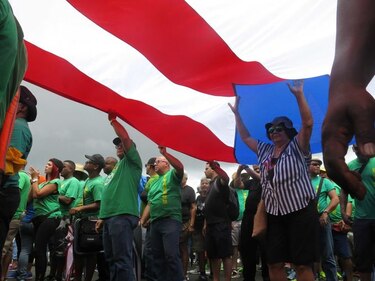 Crisis económica obliga a Puerto Rico a cerrar 184 escuelas  públicas