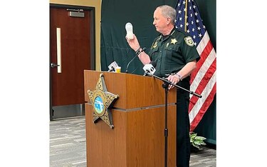 Arrestan en Florida a madre de 17 años que dio a su bebé el biberón con fentanilo y murió
