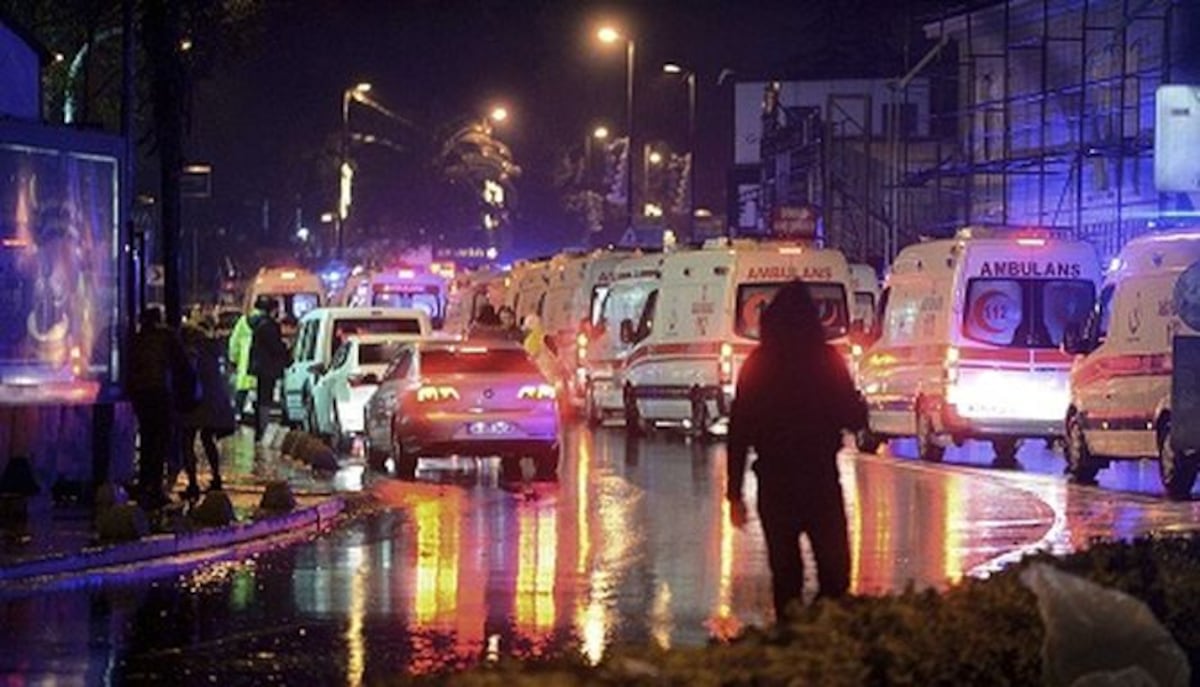 Turquía: Al menos 35 muertos tras ataque en discoteca de Estambul
