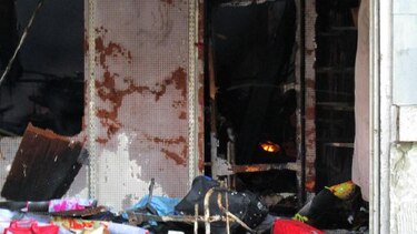 Investigan las causas de incendio en Colón; 11 familias damnificadas
