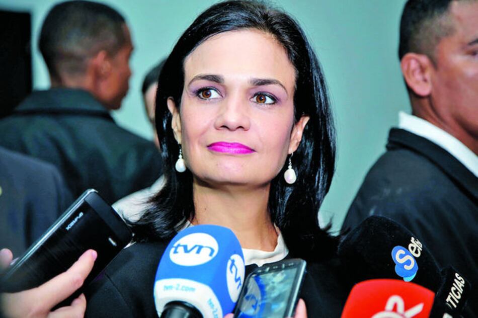 'El país tiene derecho a saber quién recibió las coimas de Odebrecht':  Isabel de Saint Malo