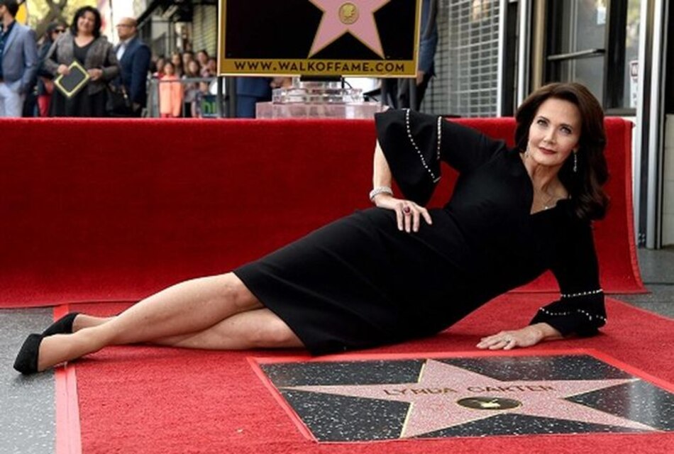 Lynda Carter, la Mujer Maravilla de los 70, recibe estrella en Hollywood