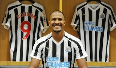 El venezolano Salomón Rondón llega al Newcastle