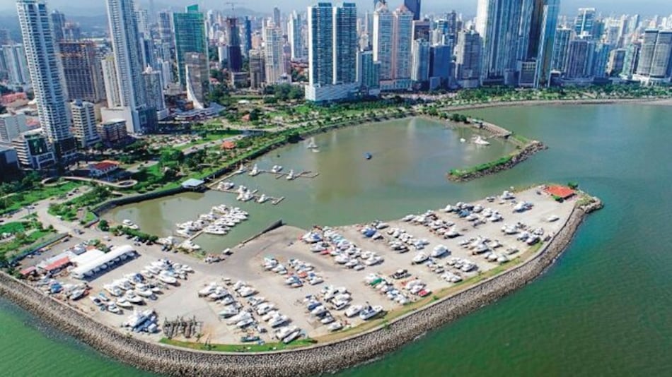 Club de Yates y Pesca, en medio de otra obra pública