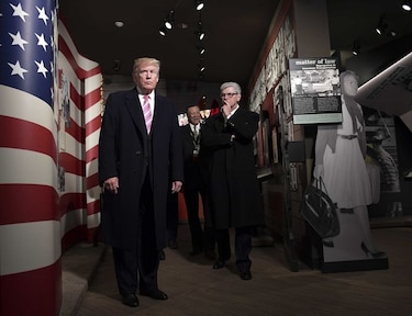 Trump abre museo de derechos civiles; acto es boicoteado por líderes afrodescendientes
