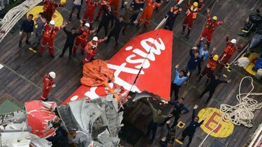 Pieza defectuosa del A320 causó accidente de Air Asia en Indonesia