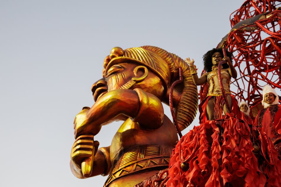 Entre desfiles y comparsas, Río de Janeiro y São Paulo le sacan chispas al Carnaval