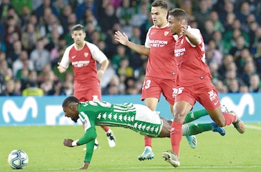 La liga española reinicia la carrera por un título que parece cosa de dos