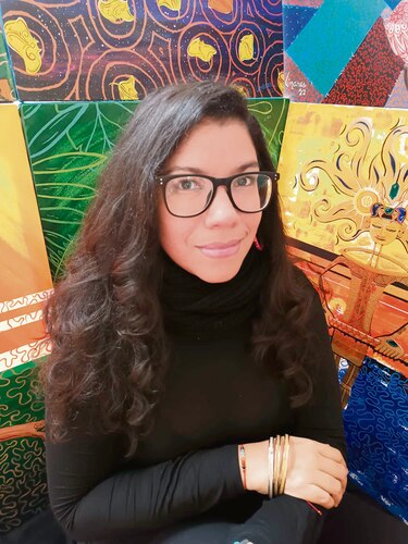 Zaratí Linares y su fusión de historias y colores