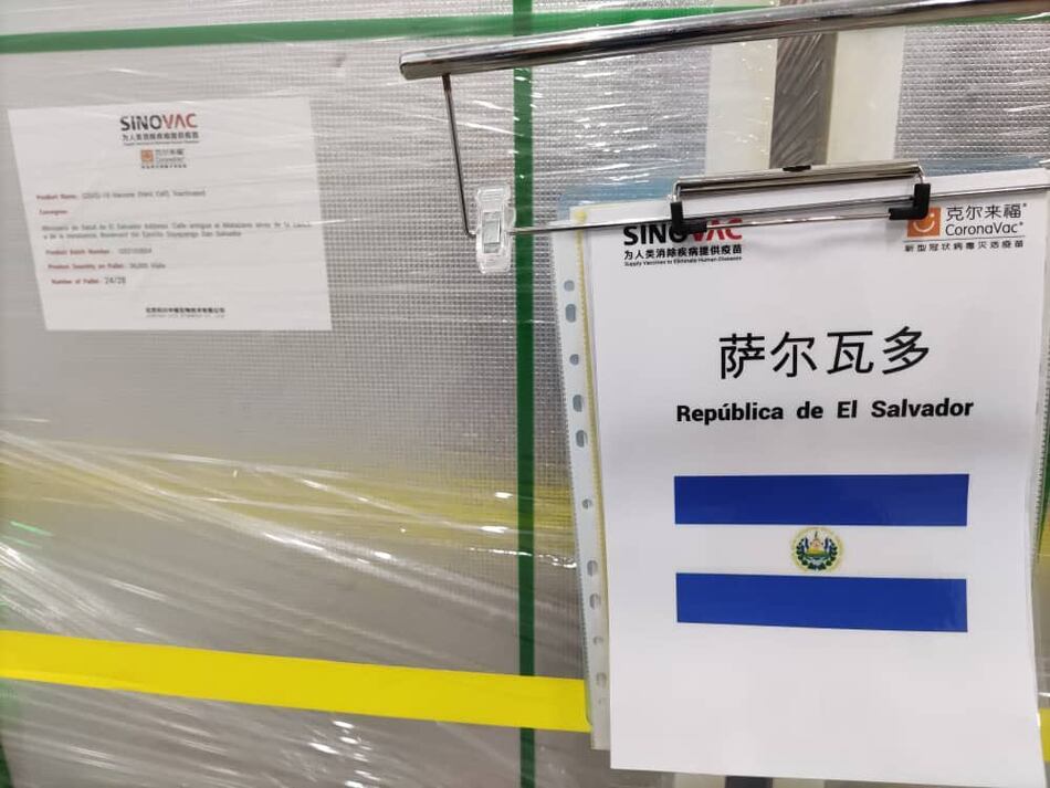 El Salvador recibe primer lote de vacunas de China para combatir la Covid-19