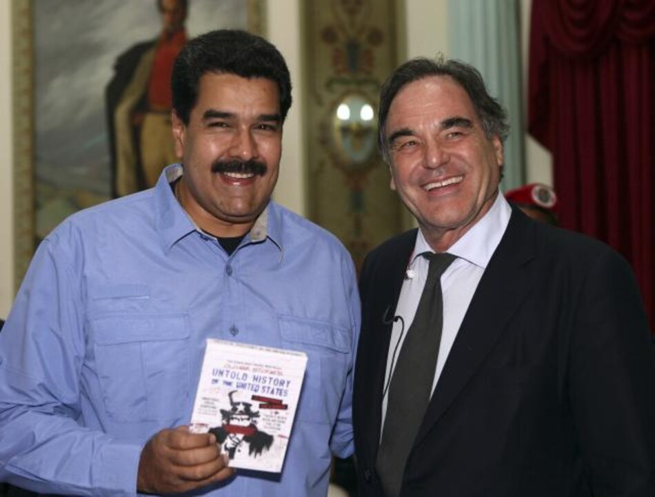 Oliver Stone visita a Maduro y recuerdan a Chávez