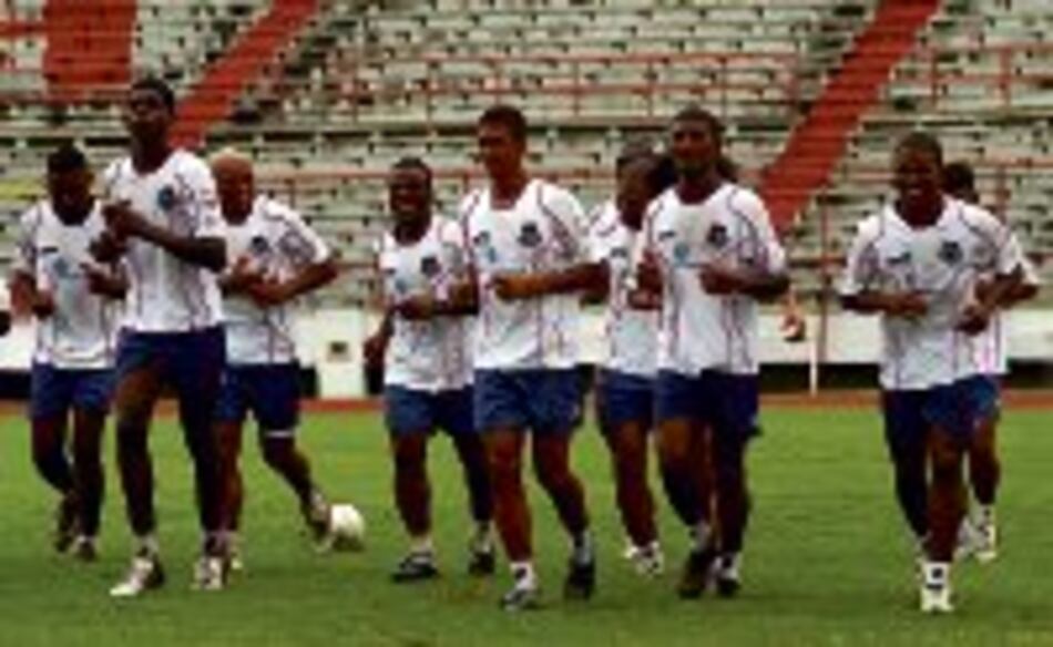 Llegaron Muñoz y Brown; Solís es baja por lesión