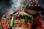 Brasil estalla en color y samba en la primera noche del Carnaval en Sao Paulo